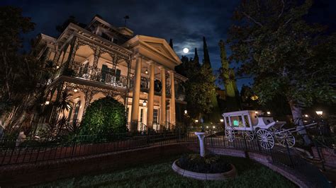 Disney Imagineers Explain Why The Haunted Mansion Is The Greatest Theme