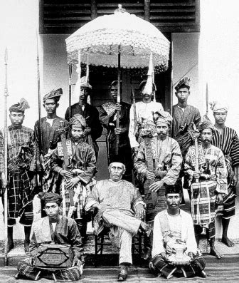 Ia merupakan tradisi negeri pahang, dan memerlukan kesabaran yang tinggi untuk menghasilkan hidangan ini. BENTARA MANGKU BUMI: SEJARAH KESULTANAN PAHANG DARI ...