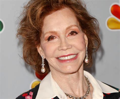 Moore's family relocated to california when she was eight. Mary Tyler Moore has died at 80 | Woman's Day