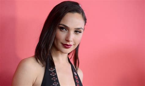800x480 Gal Gadot Revlon Live Boldly Campaign 800x480 Resolution Hd 4k Wallpapers Images