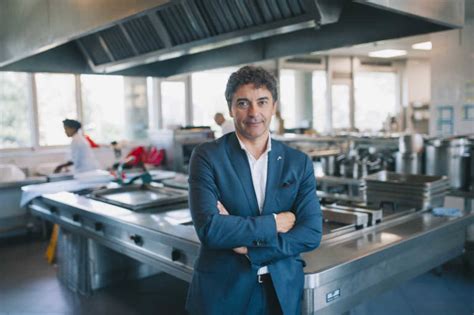 Hoy en formación online hablaremos de un curso gratuito de cocina para todo el mundo, pero más especialmente para estudiantes. Turismo inicia un ciclo de cursos de 'Cocina de Autor ...