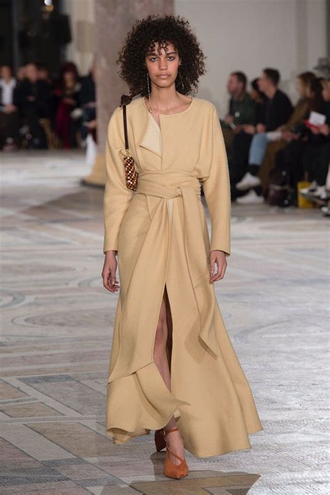 Jacquemus Fall 2018 Ready To Wear Collection Runway Looks Beauty
