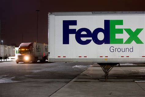 FedEx to end ground-delivery contract with Amazon