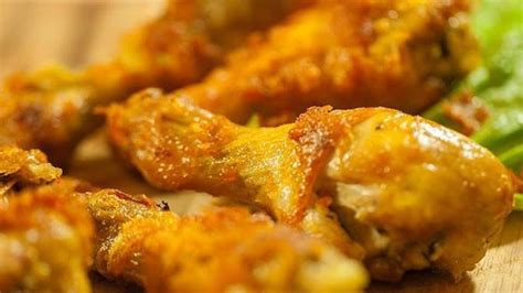 Cara membuat keripik tempe bumbu gurih: Aneka Resep Ayam Goreng Bumbu Kuning Gurih Kriuk / Resep ...
