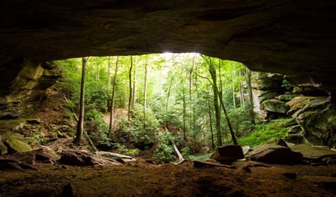 Top 8 Kentucky Caves To Tour Kentucky Caves Kentucky Natural Cave