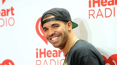 Rapper Drake Pays For Groceries And Scholarships In Miami Uk News