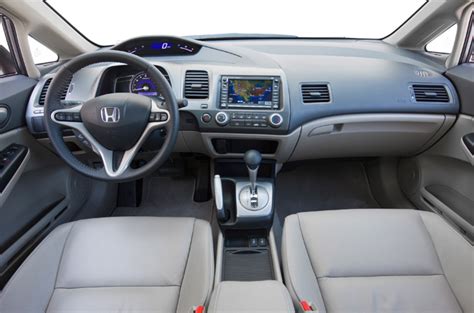 Originally a subcompact, the civic has gone through several generational changes. Honda Civic 2010 - Conduciendo.com