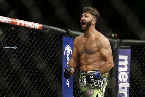 Andrei Arlovski Avoids Danger Edges Frank Mir In Las Vegas