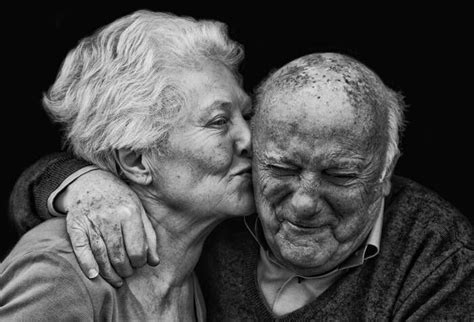 ♥ Older Couples Couples In Love Big Bisous Vieux Couples Touching