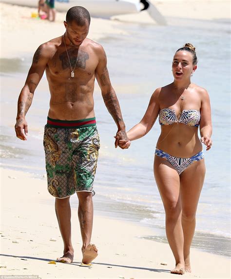 Chloe Green Hugs Hot Felon Jeremy Meeks On Jetski Daily Mail Online