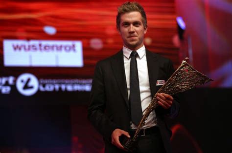 Alaba erhielt im rahmen der veranstaltung auch den pokal als fußballer des jahres 2015. Fenninger, Alaba und die Schwaiger-Schwestern ...