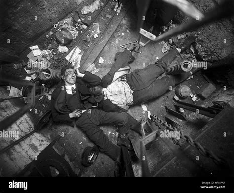 Crime Scene Nyc Early 20th Century Stock Photo Alamy