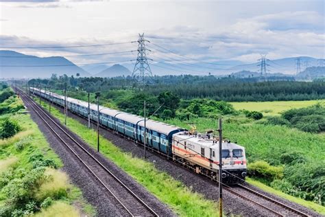 Facts About Indian Railways Longest Railway Platform Invest India