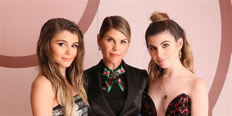 Lori Loughlin Is Worried Her Daughters Could Face Charges Source Entertainment