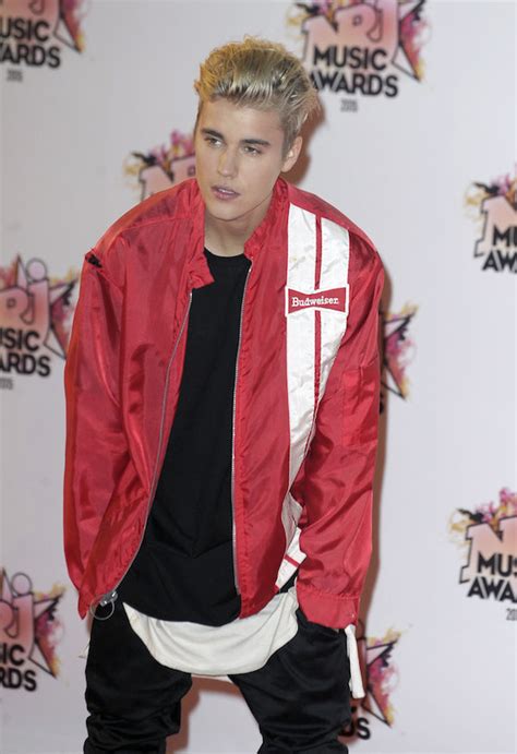 Dlisted Ellie Gouldingjustin Bieber17th Nrj Music Awards At Palais