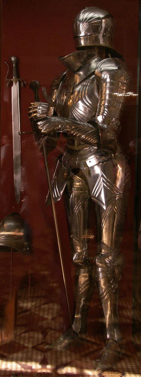 Gothic Plate Armour Wikipedia Medieval Armor Knight Armor Armor