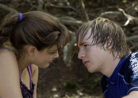 Phoebe Tonkin As Cleo And Angus Mclaren As Lewis In H2o Just Add