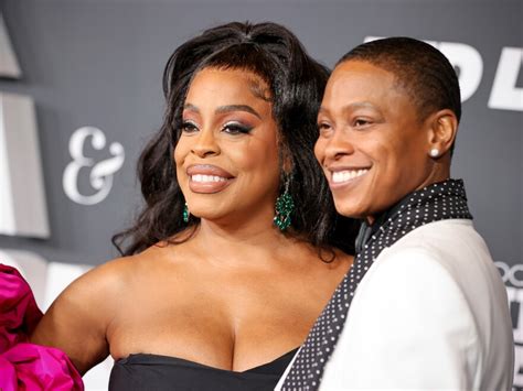 Niecy Nash And Jessica Betts Are The 1st Same Sex Couple On The Cover