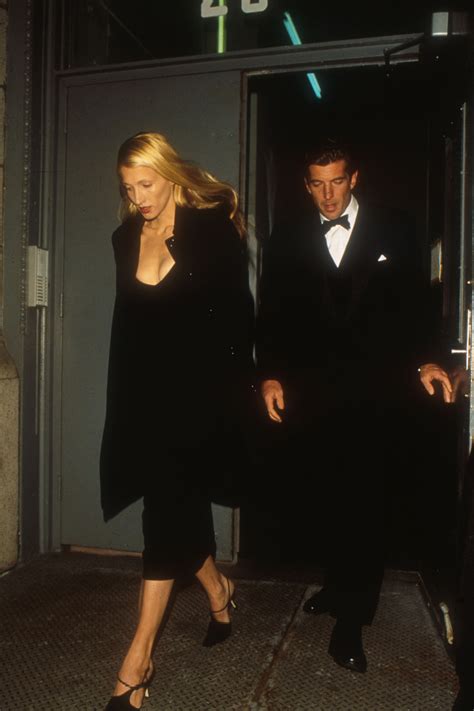 How To Copy Carolyn Bessette Kennedys Iconic Style