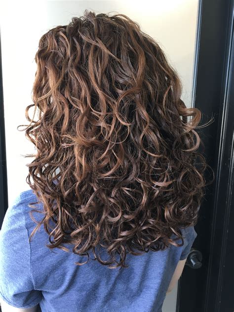 Natural Curly Hair Cuts Dyed Curly Hair Short Layered Curly Hair Haircuts For Wavy Hair Mom
