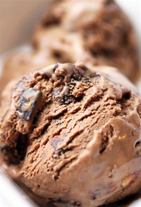 Mocha Almond Fudge Chunk Ice Cream Plus A Giveaway