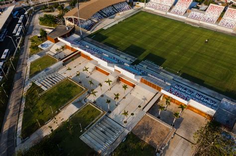 Los más recientes disturbios se presentaron, por segundo día consecutivo, a las afueras del estadio romelio martínez. Mazzanti: Ampliacion del estadio Romelio Martinez ...