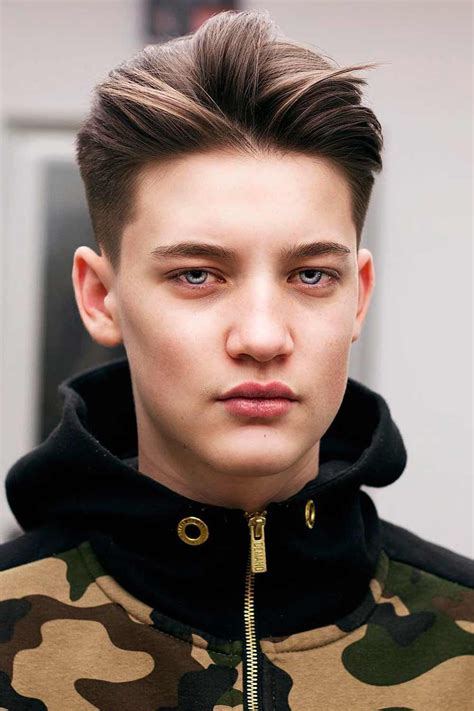 The eboy haircut, also referred to as a curtain hairstyle, involves hair that is longer in length, usually falling around the the eboy cut can be worn on men with all hair textures, from straight to curly. Eboy Haircut: Teens Are Bringing Back It In 2021 ...