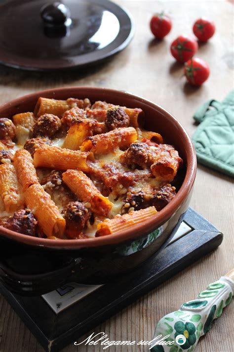 Preparate la pasta al forno con ragù e besciamella anche nel caso in cui abbiate preparato tanto ragù e non sapete come utilizzarlo tutto. PASTA AL FORNO CON FUNGHI E POPETTINE | Ricette, Pasti ...