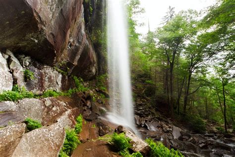 Hiking The Epic Rainbow Falls Trail In The Great Smoky Mountains