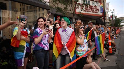 Crowd cheers 'Love wins' at Minneapolis gay pride parade