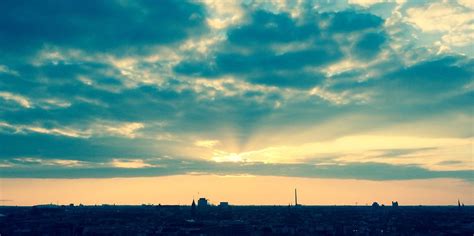 April 1986 kommt es im reaktor 4 des akw tschernobyl in der damaligen sowjetunion zu einer explosion, der. Tschernobyl 1986: Als die radioaktive Wolke Berlin ...