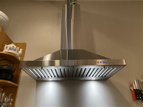 Is proud to be the exclusive midwest distributor of pacific range hoods in the united states for nearly 20 years. Vented vs Unvented Range Hoods | Know Which Is Best Before ...