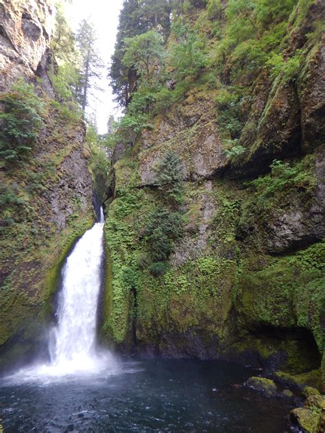 Hiking Wahclella Falls Columbia River Gorge Oregon Road Trip Ryan