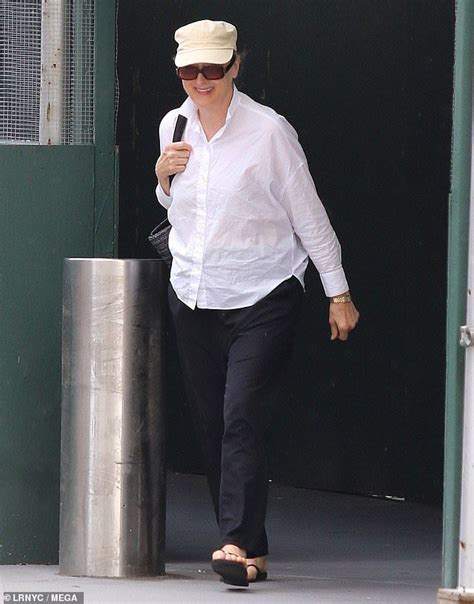 Meryl Streep Stays Incognito In A Chic Look After Leaving Lunch In Nyc