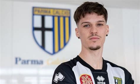 Dennis man are tatuajele lui, mai trebuie jocul. Fanii lui Dennis Man, revoltați că fostul atacant de la ...