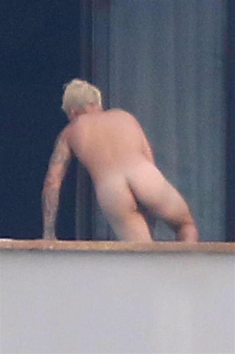 Escándala Captan desnudo en Bora Bora a Justin Bieber y confirman