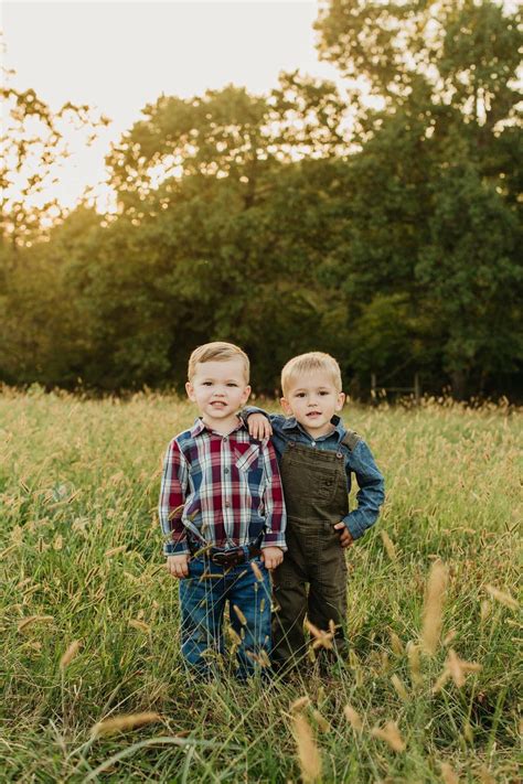 Brothers Little Boy Poses Sibling Photography Poses Toddler Photography