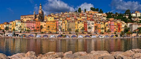 Lesen sie hier aktuelle news und neuste nachrichten von heute zu italien. Menton - die Provence Stadt an der Grenze zu Italien Foto ...