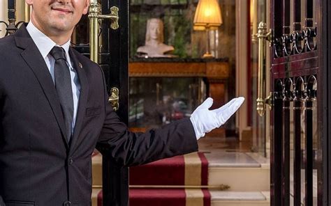 American Upbeat Hotel Maids Reveal Industry Secrets They Never Tell Their Guests