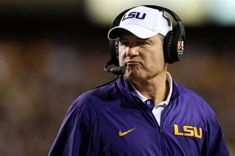 Les Miles Is No Longer Eligible For College Football Hall Of Fame Here S Why The Spun What