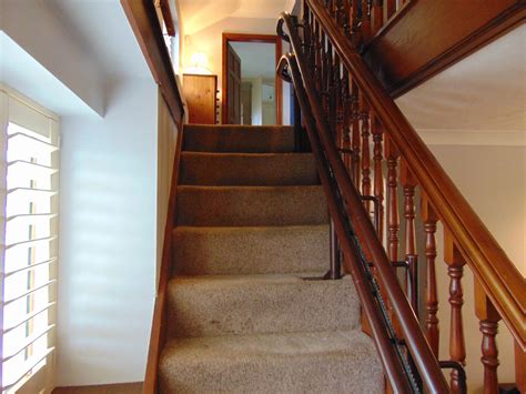 Signature Curved Stairlift Gallery | Stannah 260 Curved Stairlift Pictures