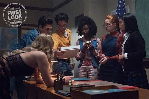 Riverdale First Look See The Cast As Their Parents In The Flashback