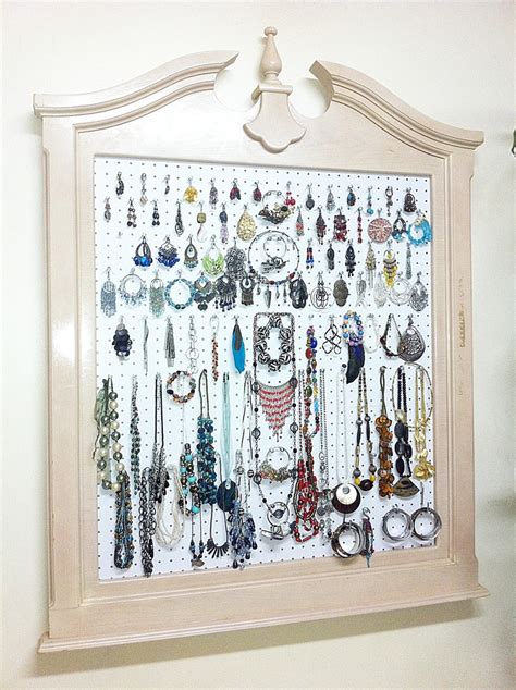 Miss_fit added diy earring holder to stands 31 mar 01:43. Jewel in The Sand: DIY: Jewelry Holder