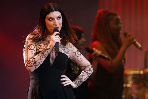 Laura Pausini Sigue La Moda E Incluye Género Urbano Y Tropical En Su