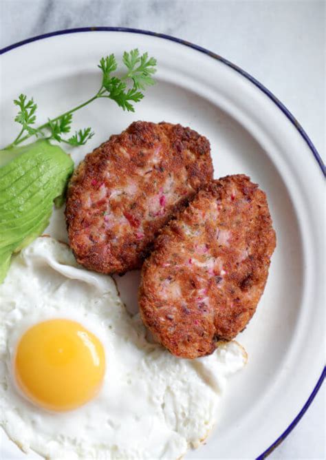 Hints of salt, white pepper and cheese these are great for a keto breakfast recipe! Keto Hash Browns - SCKC, Low Carb | I Breathe I'm Hungry