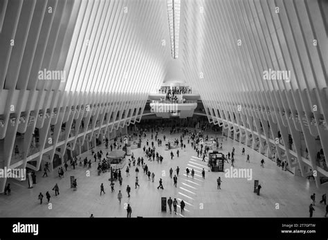 Inside the oculus Black and White Stock Photos & Images - Alamy