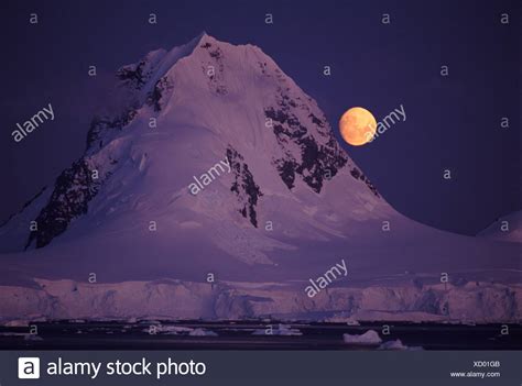 Polar Night Antarctica High Resolution Stock Photography And Images Alamy