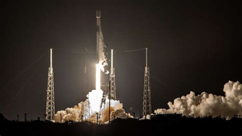 Spacex Start Spacex Fliegt Zum 12 Mal Eine Falcon 9 Erststufe Zum Rekord