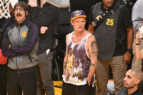 Red Hot Chili Peppers Singer Ejected From Lakers Game