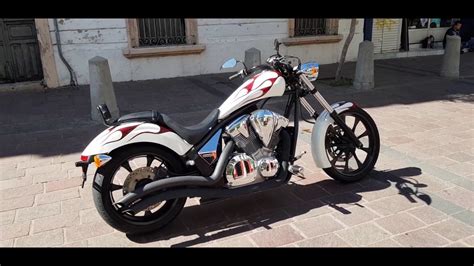 Обзор honda fury vt1300cx хонда фьюри. Honda Fury 1300 cc año 2011 - YouTube